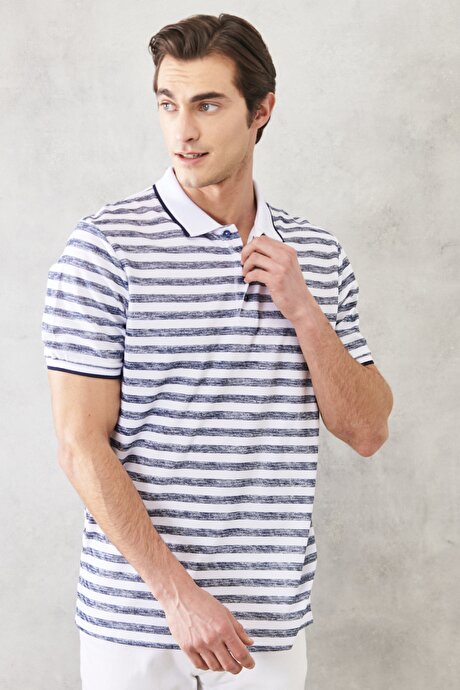 Slim Fit Dar Kesim Polo Yaka Çizgili Beyaz-Lacivert Tişört resmi