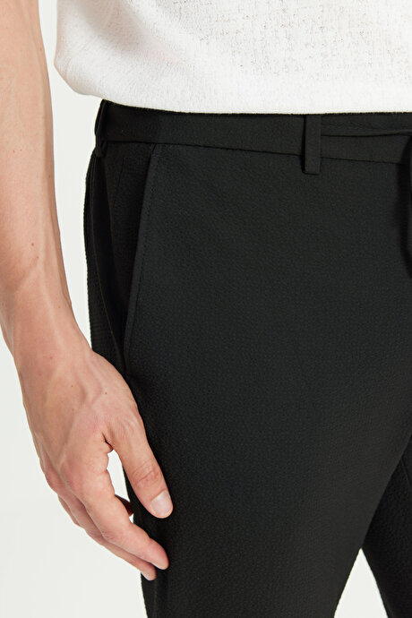 Slim Fit Dar Kesim Gofre Desenli Beli Bağlamalı Yan Cepli Travel Casual Siyah Pantolon resmi