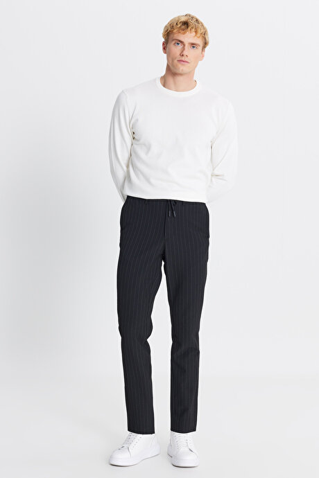 Yumuşak Dokulu Slim Fit Beli Bağlamalı Yan Cepli Gofre Desenli Siyah Pantolon resmi
