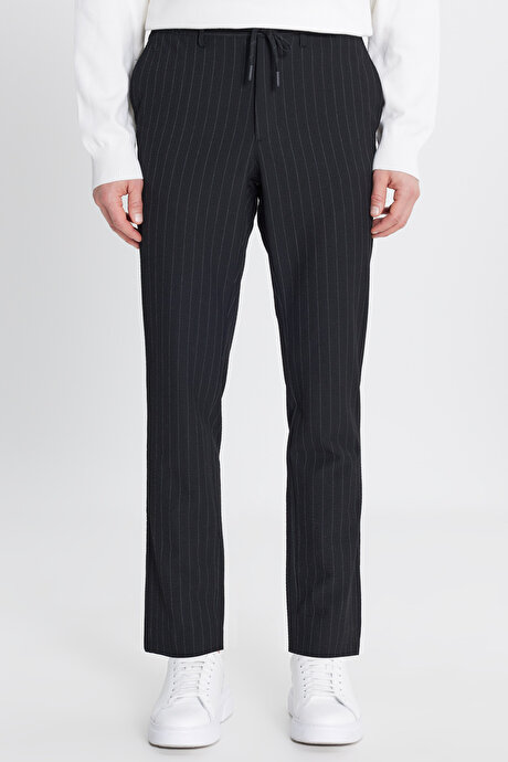 Yumuşak Dokulu Slim Fit Beli Bağlamalı Yan Cepli Gofre Desenli Siyah Pantolon resmi