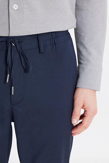 Slim Fit Dar Kesim Beli Bağlamalı Yan Cepli Lacivert Pantolon resmi