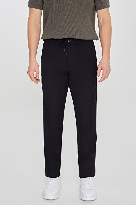 Slim Fit Dar Kesim Beli Bağlamalı Yan Cepli Siyah Pantolon resmi