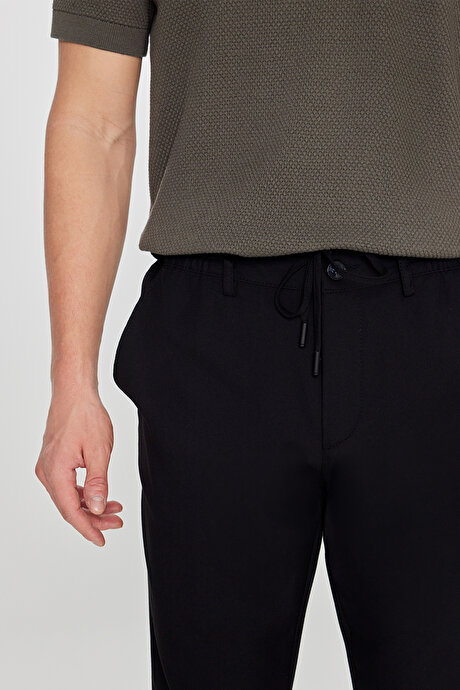 Slim Fit Dar Kesim Beli Bağlamalı Yan Cepli Siyah Pantolon resmi