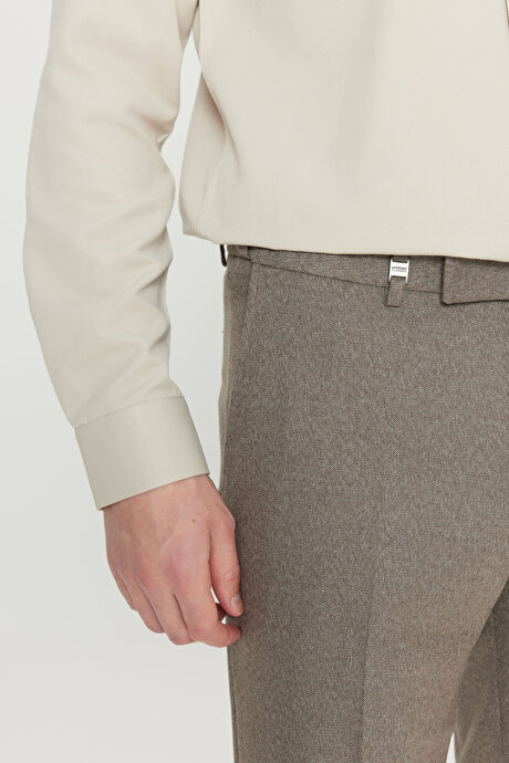 Slim Fit Dar Kesim Beli Gizli Lastikli Diagonal Desenli Yan Cepli Esnek Klasik Vizon Pantolon resmi