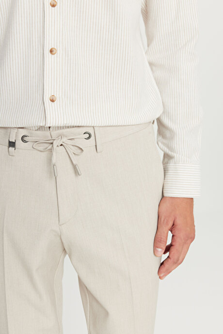 Slim Fit Dar Kesim Beli Bağlamalı Yan Cepli Casual Esnek Bej Pantolon resmi
