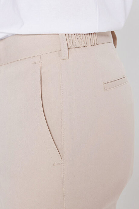 Slim Fit Dar Kesim Beli Bağlamalı Yan Cepli Casual Esnek Bej Pantolon resmi
