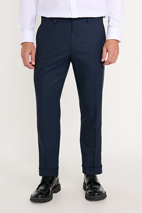 Slim Fit Dar Kesim Beli Gizli Lastikli Yan Cepli Armürlü Lacivert Pantolon resmi