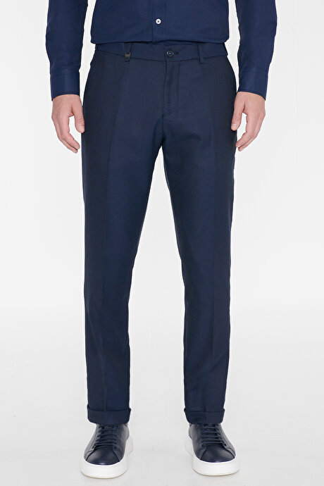 Slim Fit Dar Kesim Beli Gizli Lastikli Yan Cepli Armürlü Lacivert Pantolon resmi