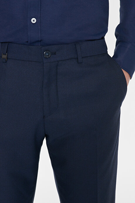 Slim Fit Dar Kesim Beli Gizli Lastikli Yan Cepli Armürlü Lacivert Pantolon resmi