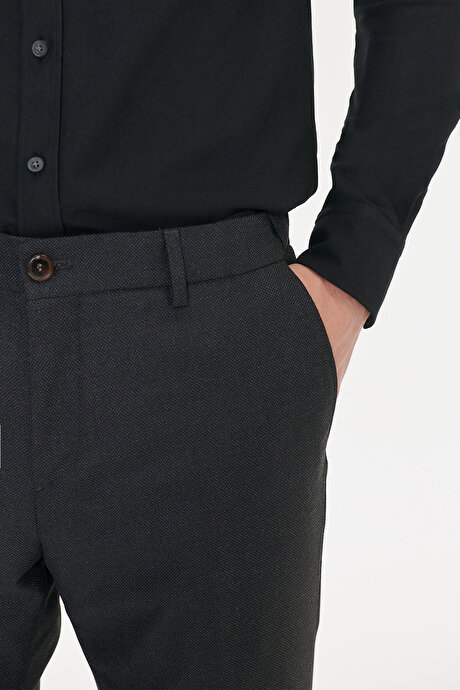 Slim Fit Dar Kesim Beli Gizli Lastikli Yan Cepli Armürlü Siyah Pantolon resmi