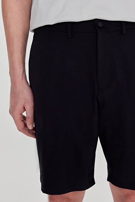 360 Her Yöne Esneyen Slim Fit Dar Kesim Beli Lastikli Yan Cep Siyah Şort resmi