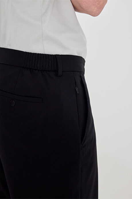 360 Her Yöne Esneyen Slim Fit Dar Kesim Beli Lastikli Yan Cep Siyah Şort resmi
