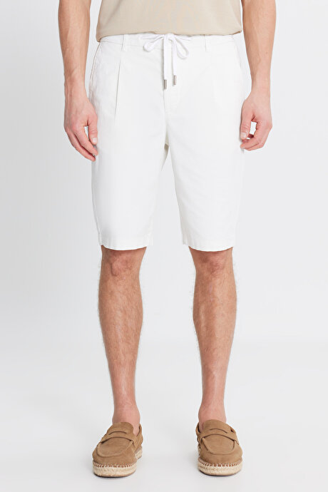 Pamuklu Slim Fit Dar Kesim Beli Bağlamalı Yan Cepli Esnek Beyaz Şort resmi
