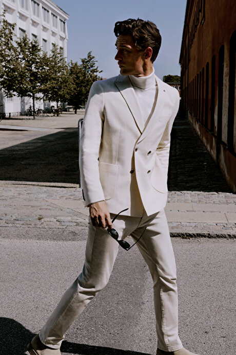 Slim Fit Dar Kesim Kırlangıç Yaka Torba Cepli Kruvaze Ekru Ceket resmi