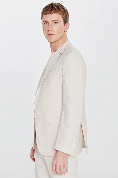 Slim Fit Dar Kesim Mono Yaka Kapak Cepli Armürlü Blazer Bej Ceket resmi
