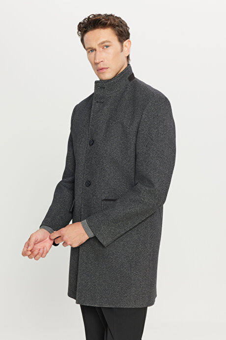 Yünlü Standart Fit Normal Kesim Dik Yaka Kapak Cepli Siyah Palto resmi