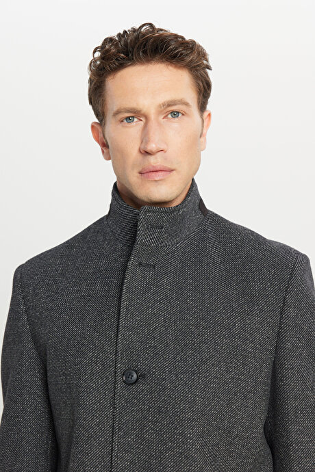 Yünlü Standart Fit Normal Kesim Dik Yaka Kapak Cepli Siyah Palto resmi