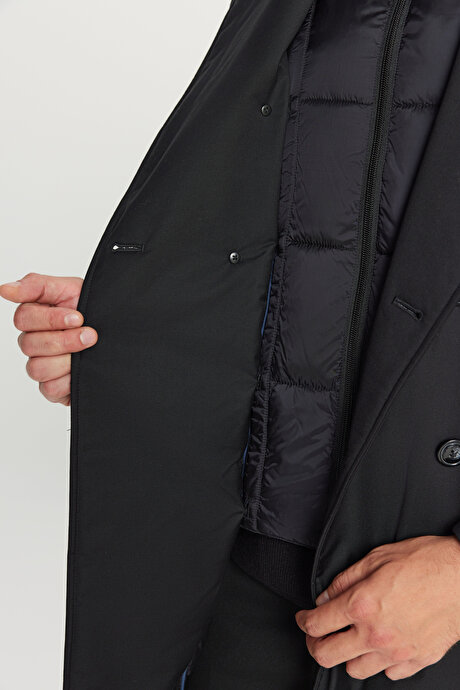 Standart Fit Normal Kesim Geniş Kırlangıç Yaka Yan Cepli Siyah Kaban resmi