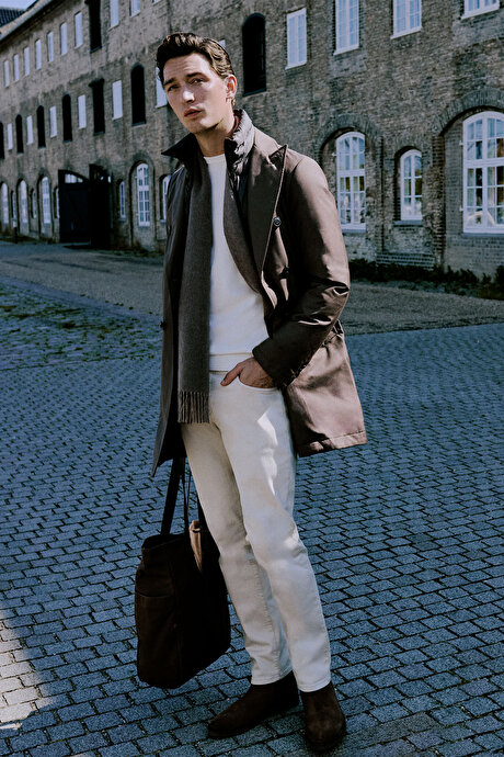 Standart Fit Normal Kesim Geniş Kırlangıç Yaka Yan Cepli Vizon Kaban resmi