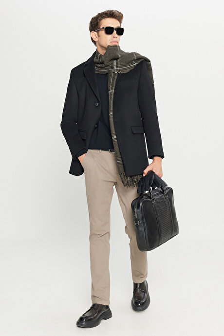 Yün Standart Fit Normal Kesim Mono Yaka Kapak Cepli Siyah Kaban resmi