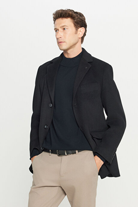 Yün Standart Fit Normal Kesim Mono Yaka Kapak Cepli Siyah Kaban resmi