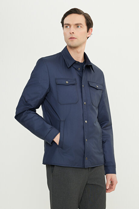 Standart Fit Normal Kesim Gömlek Yaka Yan Cepli İnce Dolgulu Şişme Lacivert Mont resmi