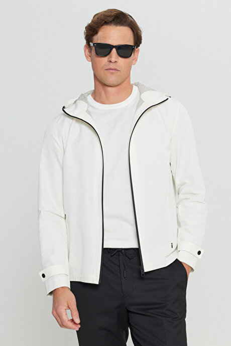 Softshell Rüzgar Geçirmez Standart Fit Normal Kesim Kapüşonlu Cepli Ekru Mont resmi