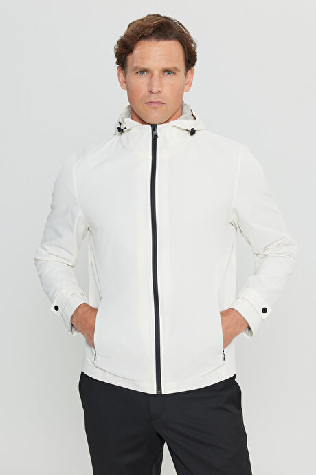 Softshell Rüzgar Geçirmez Standart Fit Normal Kesim Kapüşonlu Cepli Ekru Mont resmi