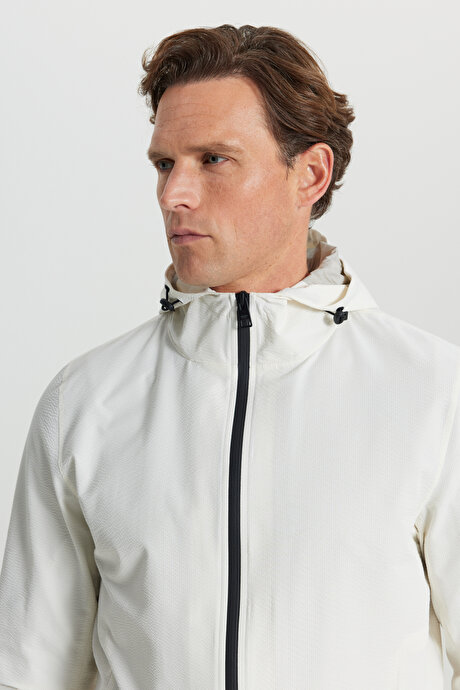 Softshell Rüzgar Geçirmez Standart Fit Normal Kesim Kapüşonlu Cepli Ekru Mont resmi