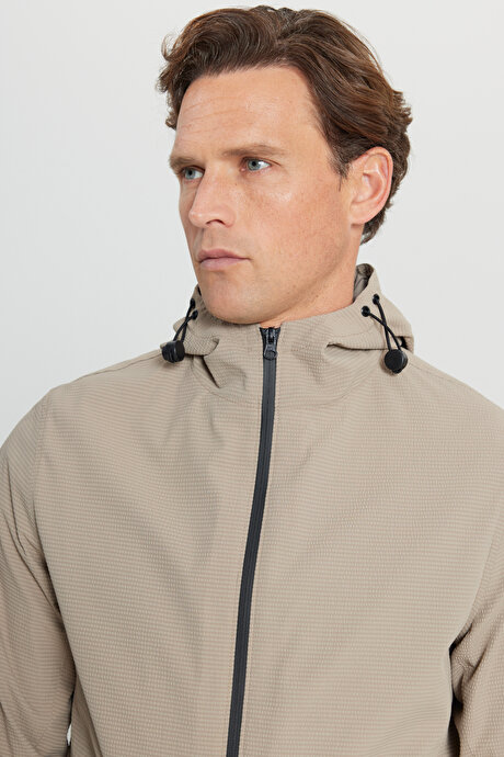 Softshell Standart Fit Normal Kesim Kapüşonlu Cepli Bej Mont resmi