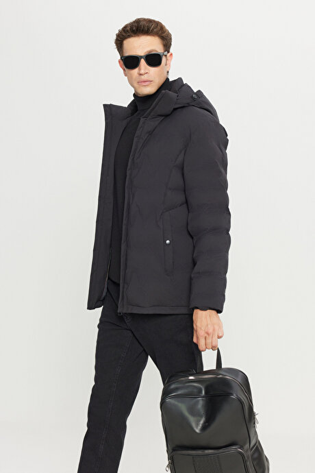 Standart Fit Normal Kesim Kapüşon Yaka Yan Cepli Casual Siyah Mont resmi