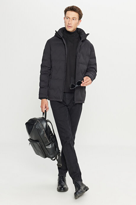 Standart Fit Normal Kesim Kapüşon Yaka Yan Cepli Casual Siyah Mont resmi