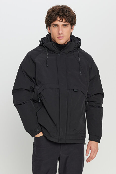 Outdoor Standart Fit Normal Kesim Kapüşonlu Dik Yaka Yan Cepli Casual Siyah Mont resmi