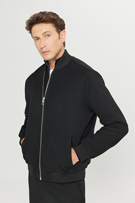 Standart Fit Normal Kesim Bomber Yaka Yan Cepli Siyah Mont resmi