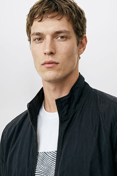 Mevsimlik Standart Fit Normal Kesim Dik Yaka Fermuarlı Cepli Bomber Ceket Siyah Mont resmi