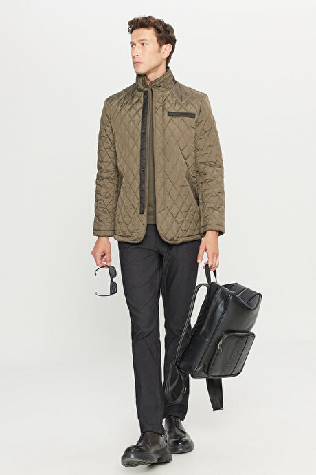 Standart Fit Normal Kesim Dik Yaka Yan Cepli Haki MontACE010261018HAK