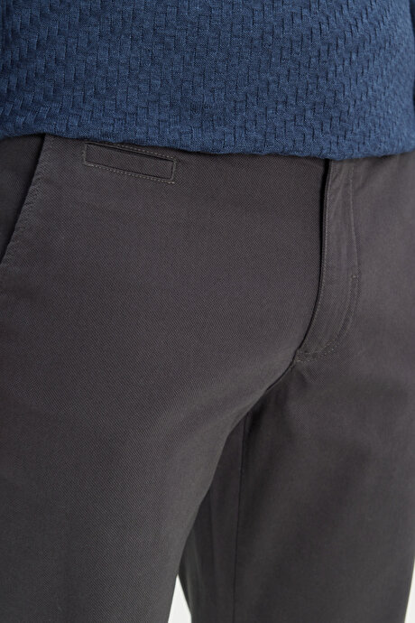 Pamuklu Comfort Fit Rahat Kesim Yan Cepli Armürlü Esnek Antrasit Pantolon resmi