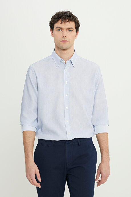 Pamuklu Comfort Fit Rahat Kesim Küçük İtalyan Yaka Armürlü Mavi Gömlek resmi