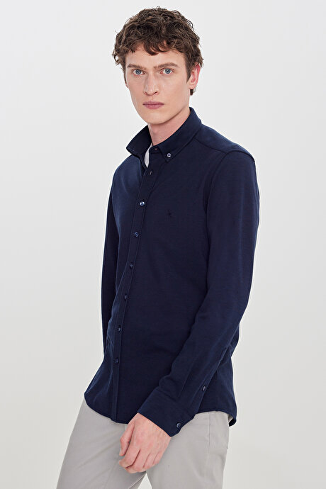 360 Her Yöne Esneyen Pamuklu Slim Fit Dar Kesim Düğmeli Yaka Örme Lacivert Gömlek resmi