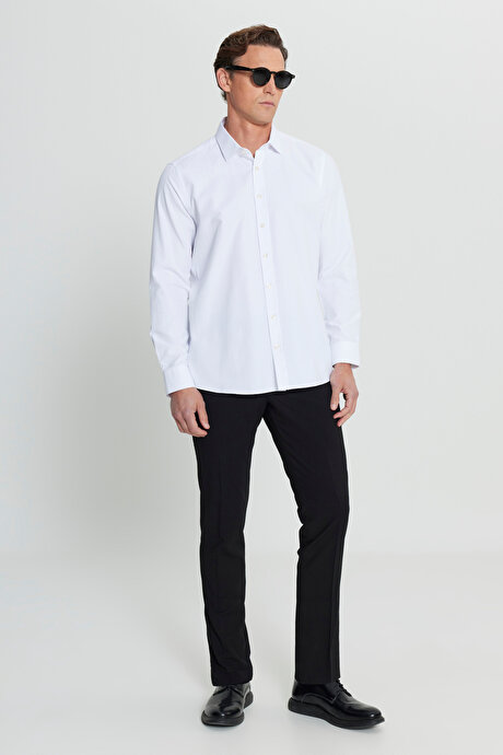 Pamuklu Slim Fit Dar Kesim Klasik Yaka Armürlü Beyaz Gömlek resmi