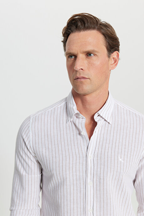 Keten Comfort Fit Rahat Kesim Gizli Düğmeli Yaka Çizgili Travel Beyaz-Bej Gömlek resmi