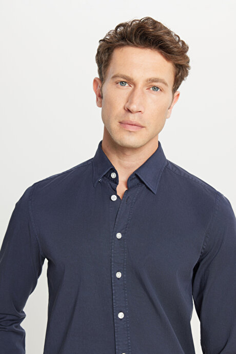 Pamuklu Comfort Fit Rahat Kesim Gizli Düğmeli Yaka Lacivert Gömlek resmi