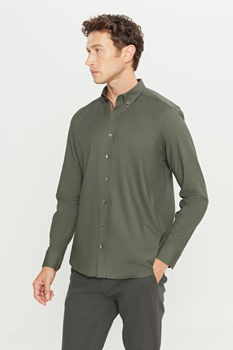 Pamuklu Slim Fit Dar Kesim Düğmeli Yaka Esnek Gabardin Haki Gömlek resmi