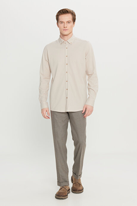 Pamuklu Slim Fit Dar Kesim Düğmeli Yaka Örme Bej Gömlek resmi