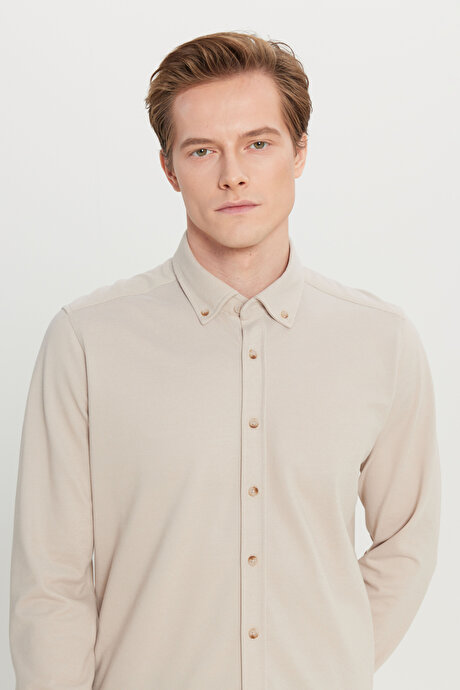 Pamuklu Slim Fit Dar Kesim Düğmeli Yaka Örme Bej Gömlek resmi