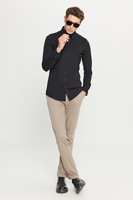 Pamuklu Slim Fit Dar Kesim Düğmeli Yaka Örme Siyah Gömlek resmi