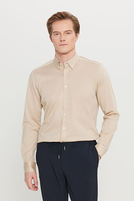 %100 Pamuk Slim Fit Dar Kesim Düğmeli Yaka Örme Bej Gömlek resmi