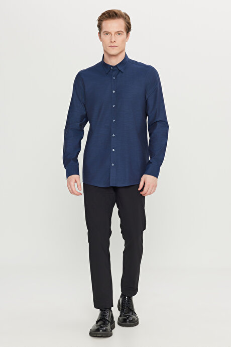 %100 Pamuk Slim Fit Dar Kesim Düğmeli Yaka Balıksırtı Desenli Lacivert Gömlek resmi