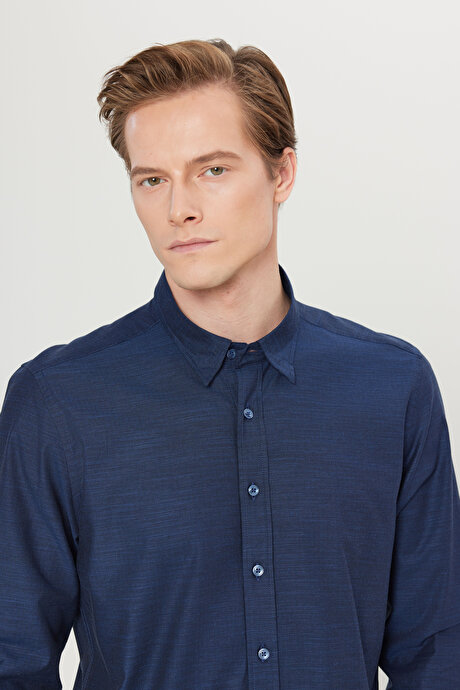 %100 Pamuk Slim Fit Dar Kesim Düğmeli Yaka Balıksırtı Desenli Lacivert Gömlek resmi