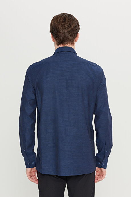 %100 Pamuk Slim Fit Dar Kesim Düğmeli Yaka Balıksırtı Desenli Lacivert Gömlek resmi